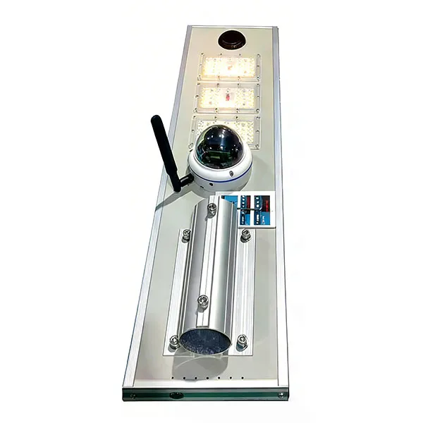 Rear view of Sungreat Energy FNC solar street light showing the 4G/WiFi antenna, MPPT controller box, and aluminum alloy heat dissipation structure.