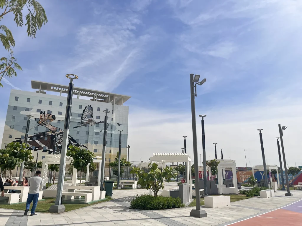 VS Series dual-arm smart light pole with integrated LED street lighting