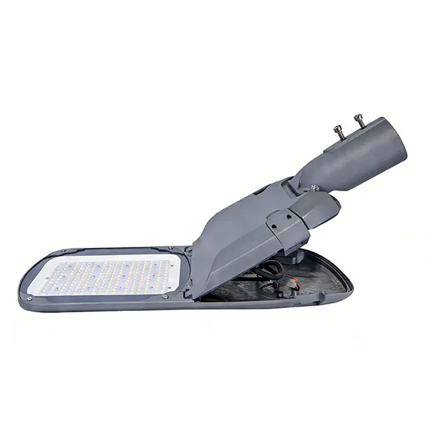 Lampione stradale a LED Sungreat Energy serie LA con corpo in alluminio pressofuso a vista, che lascia a vista il driver e il cablaggio interni per una manutenzione senza attrezzi e una facile assistenza.